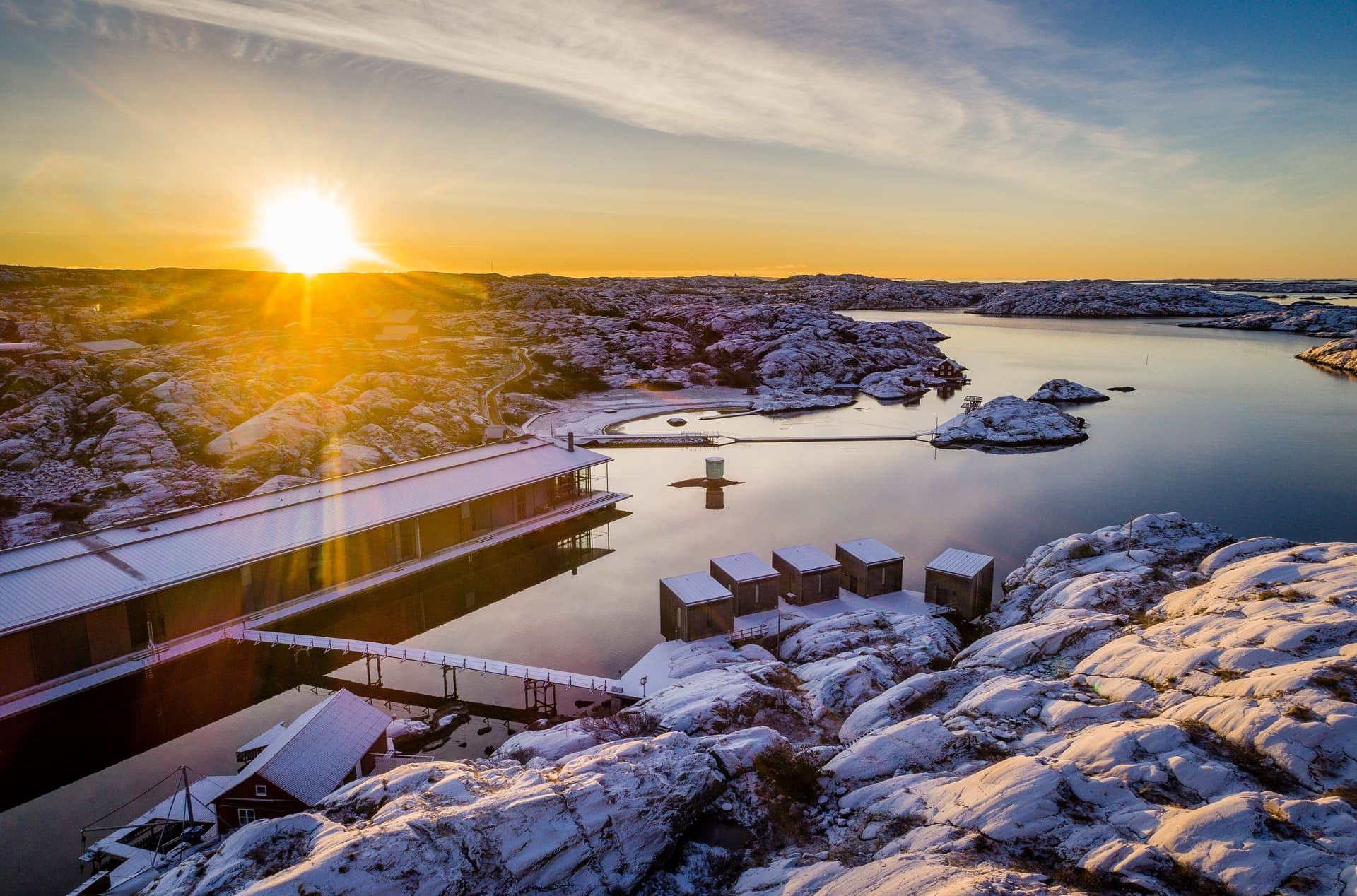 Vinterbild av museet och havet