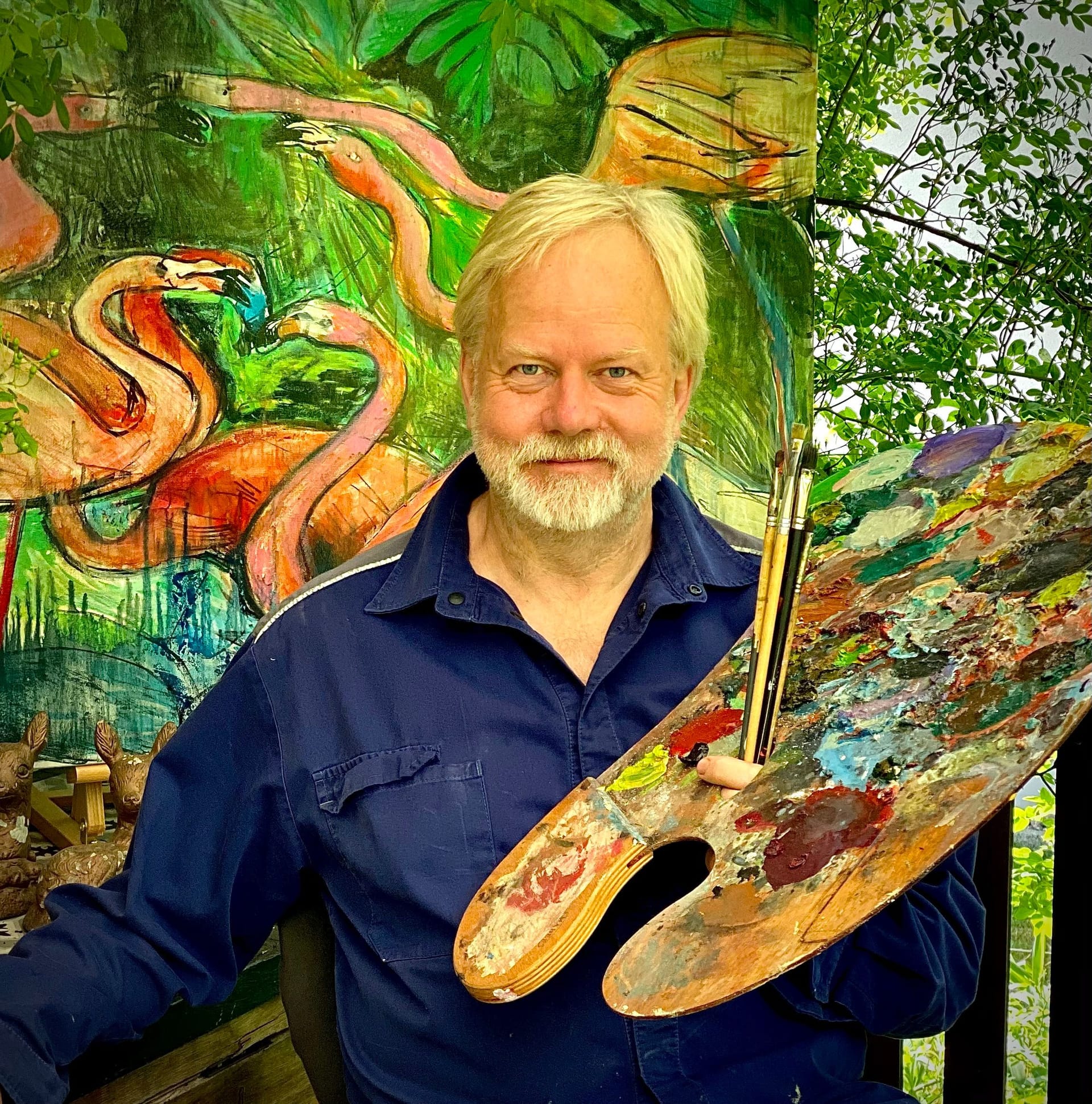 Portrait of Peter Apelgren holding a palette