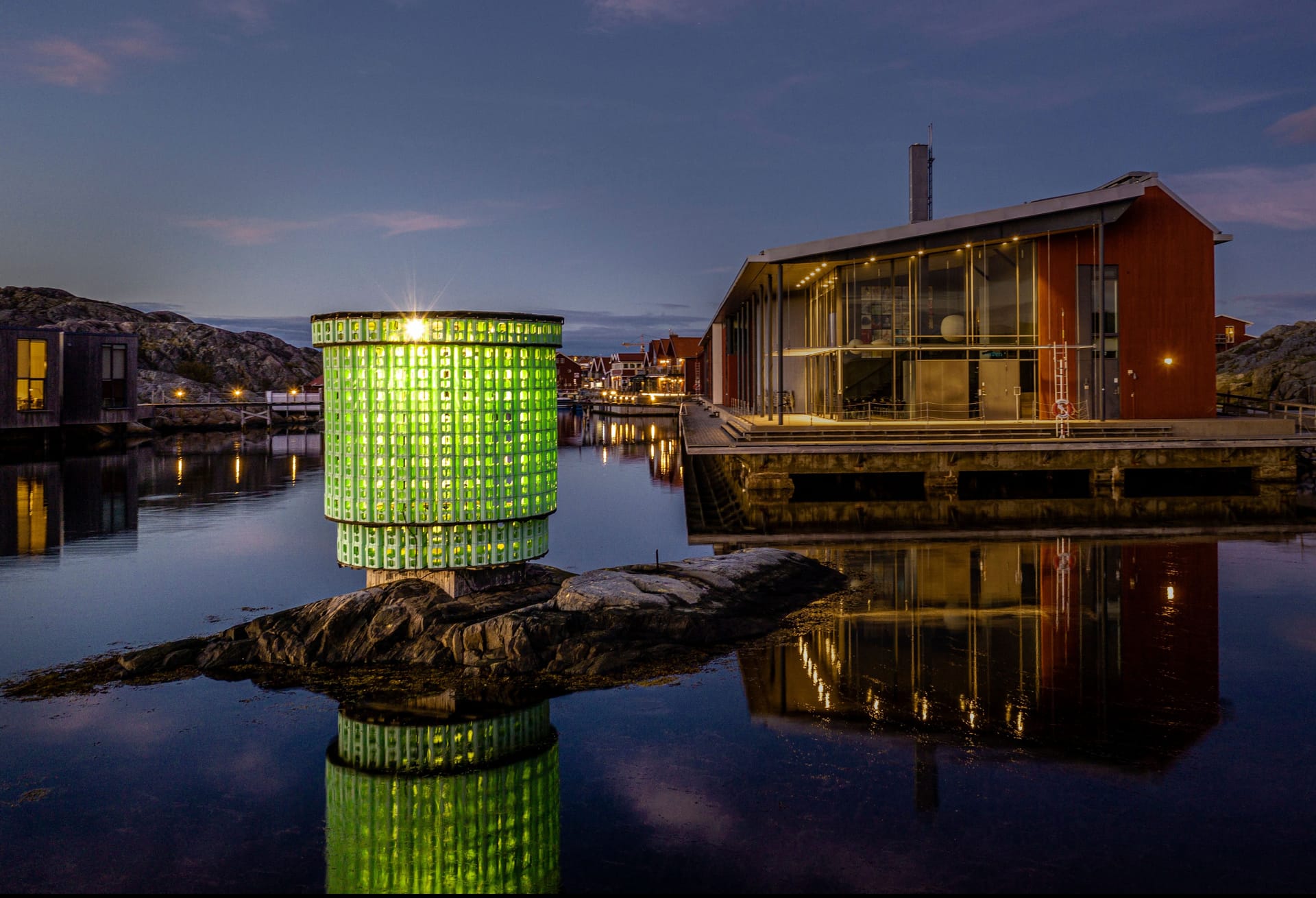 The sculpture Lighthouse by the artist duo Berthold Hörbelt & Wolfgang Winter