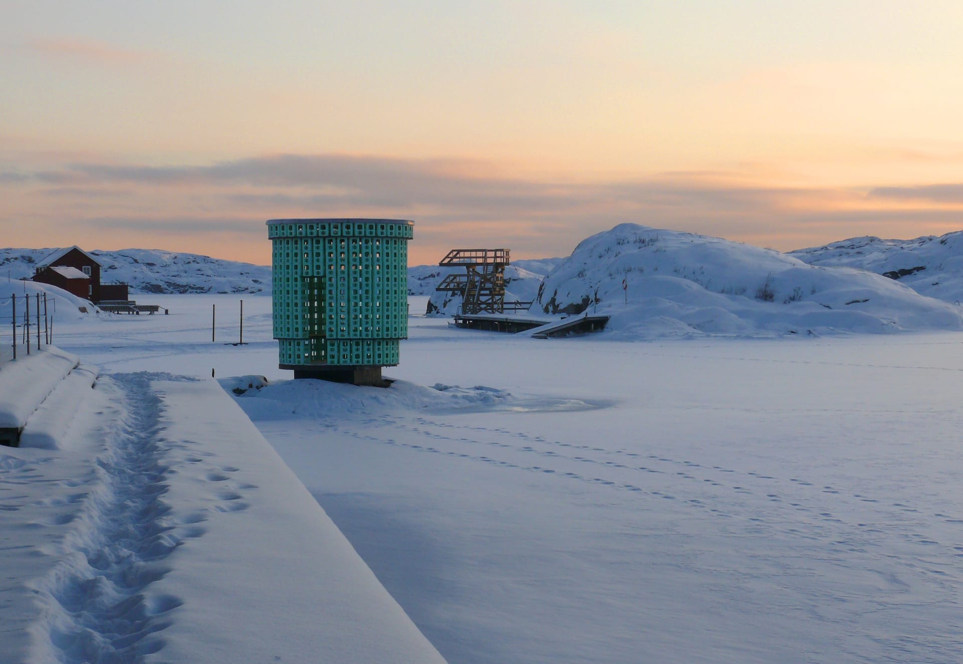 The sculpture Lighthouse by the artist duo Berthold Hörbelt & Wolfgang Winter