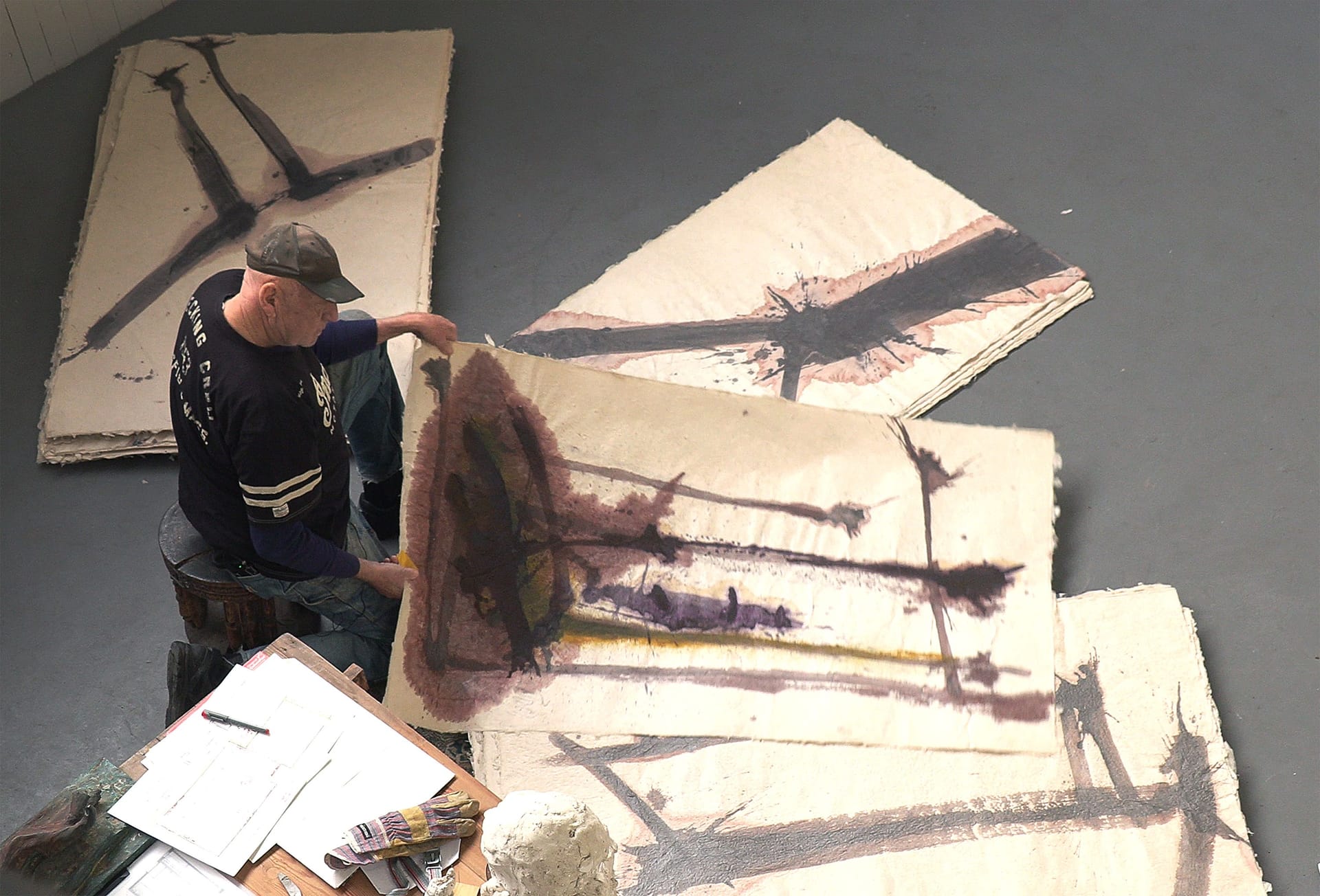 Claes Hake in his studio