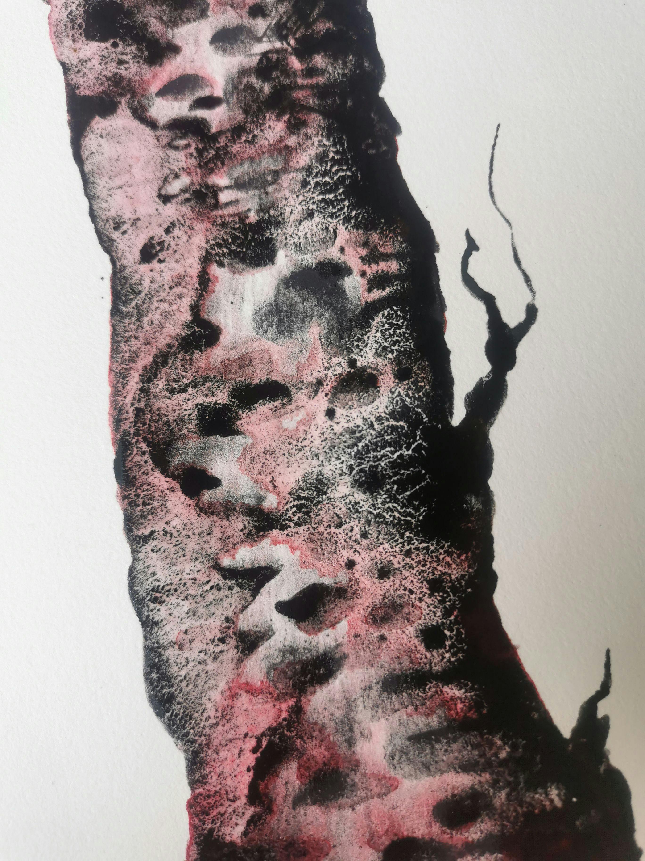 Watercolour painting in black, gray and red, depicting an abstract tree trunk